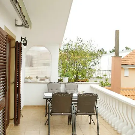 Apartment Domy Vir